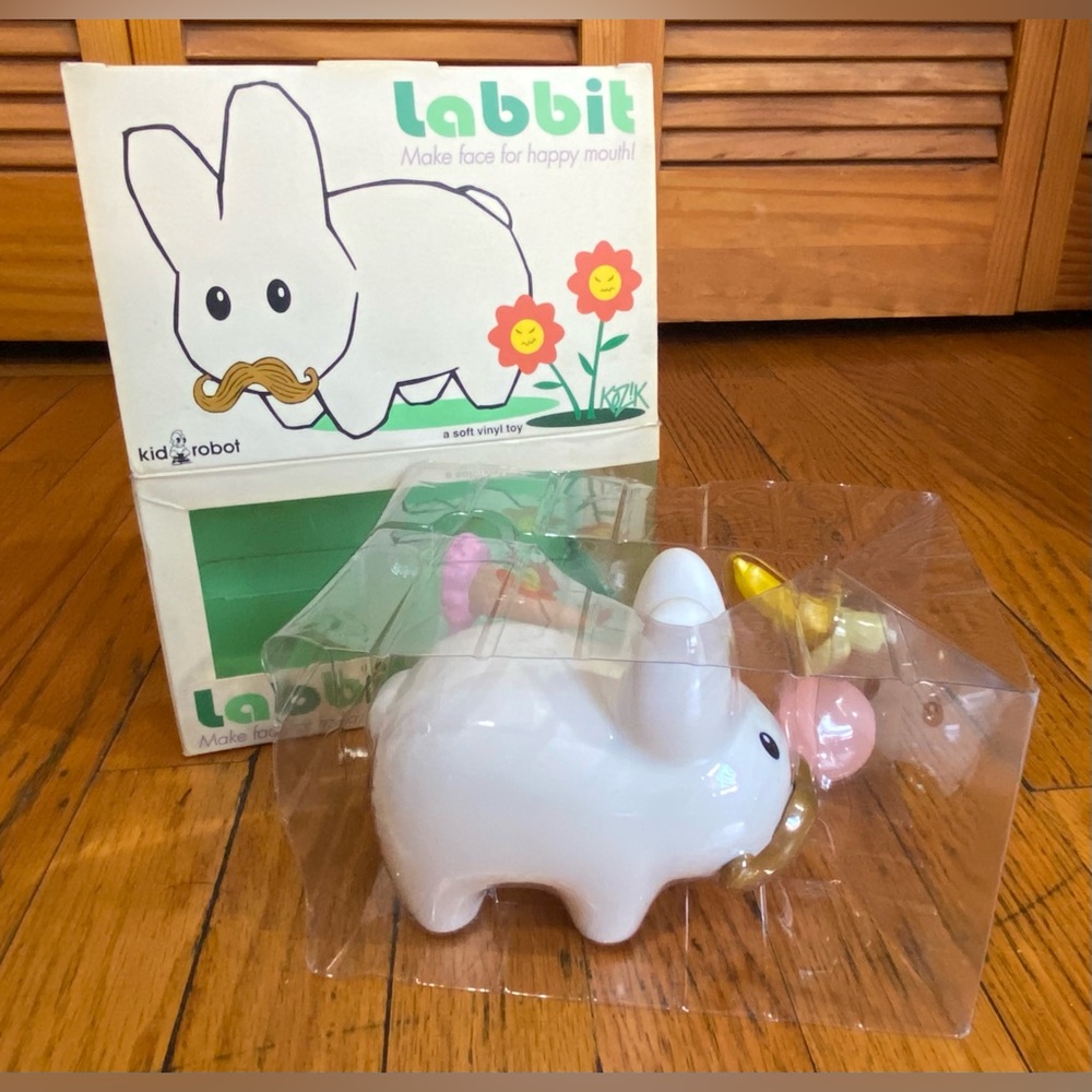 🐰2009 • Frank Koz¡k x Kid Robot: Soft, Vinyl Labbit
